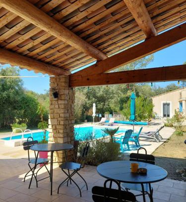 Saint-Didier Bed & Breakfast | Idyllic Maison d'Hôtes & Spa La Chêneraie-Provence Retreat
