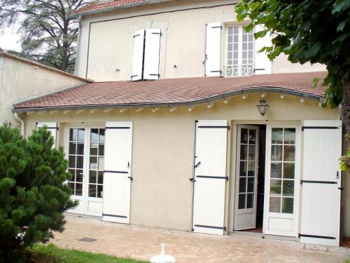 Bois-le-Roi House | Oceanfront Retreat at Maison d'Hôtes Villa Brindille