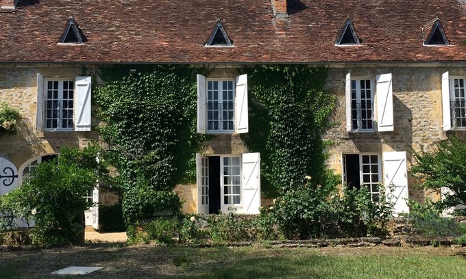 Clermont-d'Excideuil House | Discover Maison Dans le Périgord: Perfect for 12 Guests