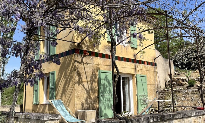 Beaumont-de-Pertuis House | Serene Nature Retreat: Maison Dans le Luberon Awaits You