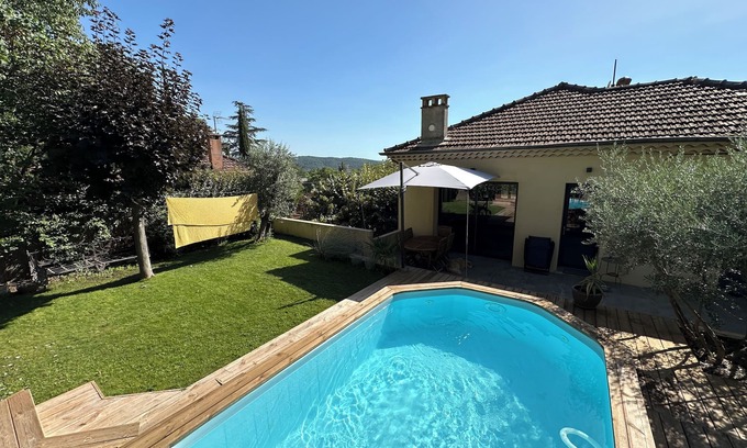Est House | Nature Retreat: 10 Minutes from City Center with Pool