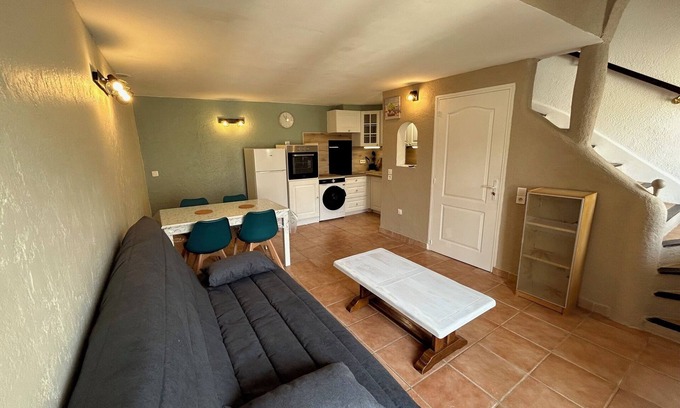 Saint-Julien House | Cozy Retreat at Maison Dans Petit Hameau - Pet Friendly Stay