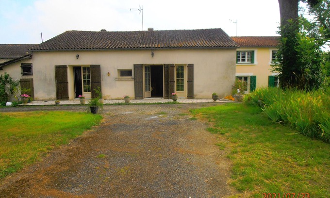 Ribagnac House | Tranquil Village Retreat Near Châteaux - Rated 9.6/10