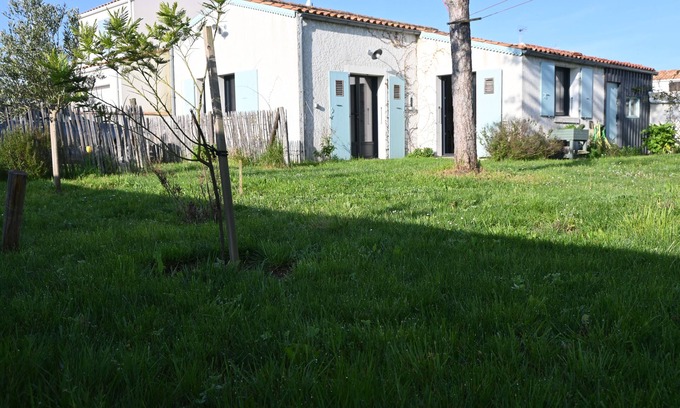 La Bree-les-Bains House | Cozy Beachside Retreat on Île d'Oléron for Families
