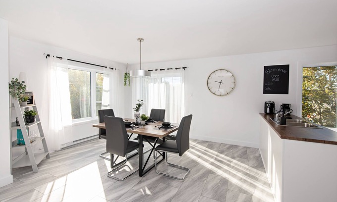 Val-d'Or House | Pet-Friendly Maison de 4 Lits in Val D'or for Family Stays