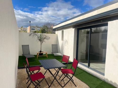 Orange House | Cozy Maison with Garden for Families - Rated 10/10