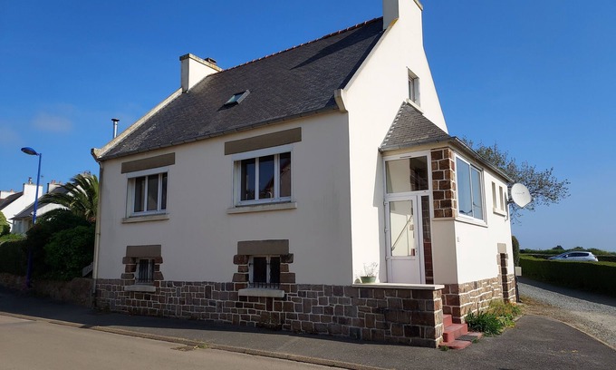Plougasnou House | Discover Maison de Bourg: Family-Friendly Beach Retreat