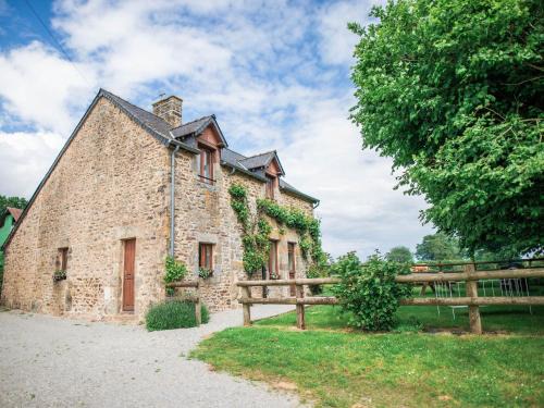 Saint-Leonard-des-Bois House | Family-Friendly Maison de Campagne in the Beautiful Alps