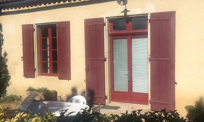 Rions House | Charming Maison de campagne: Pet-Friendly Family Retreat