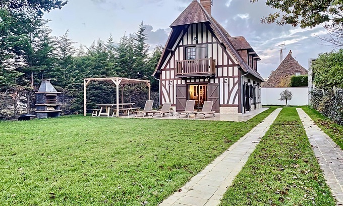 Tourgeville House | Charming Maison de Campagne Normande Near the Ocean