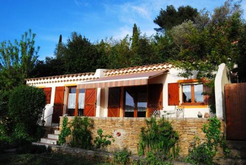 Ceyreste House | Cozy One-Bedroom Retreat with Garden in Ceyreste