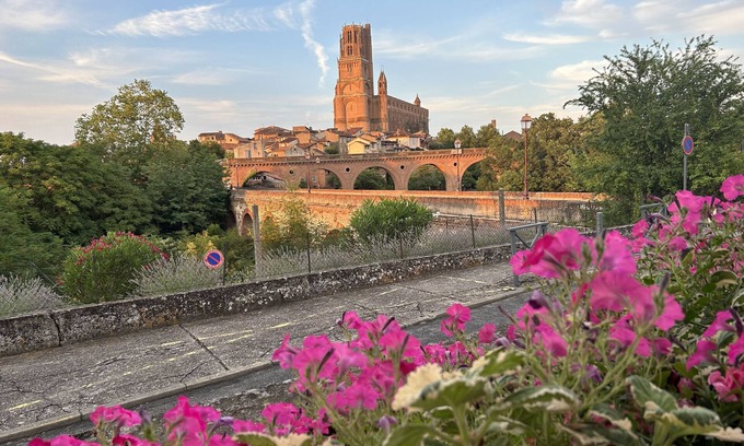 Albi House | Discover Maison de Caractère Albi: Ideal Location & Free Parking