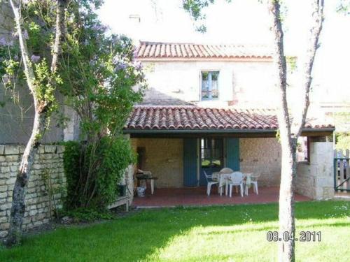 Benet House | Charming Maison de Caractère with Garden & Family-Friendly Amenities