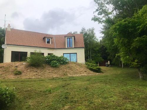 Mouterre-Silly House | Cozy 4-Bedroom Maison with Garden & WiFi in Mouterre Silly
