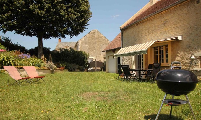 Langrune-sur-Mer House | Charming Maison de caractère Caprice Normand near Beaches