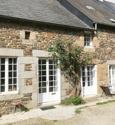 Sougeal House | Discover Family-Friendly Comfort at Maison de Charles