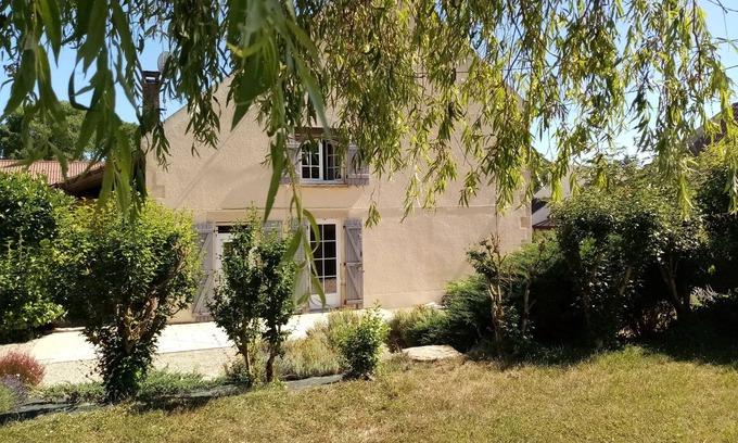 Cuncy-les-Varzy House | Cozy Maison de Charme in a Tranquil Green Oasis
