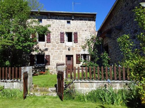 Cubelles House | Family-Friendly Home with Garden in Cubelles - Rated 10/10