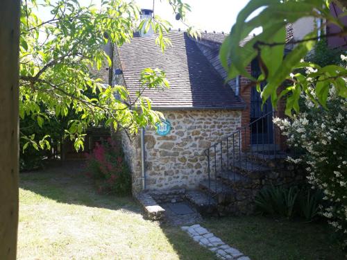 Le Menoux House | Inviting Maison de Charme with Pool Near Creuse Attractions