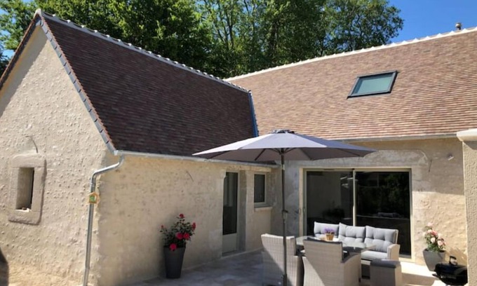 Suevres House | Guest Rated 10/10: Maison de Charme with Kitchen & Breakfast