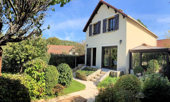 Bievres Villa | Tranquil Maison de Charme Near Paris with Pool & Gym