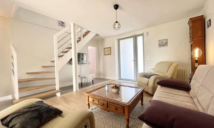 Riantec House | Cozy Maison de Charme with Beach Access and Family Amenities