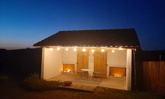 Ambleville House | Experience Tranquility at Maison de Campagne au Milieu des Vignes