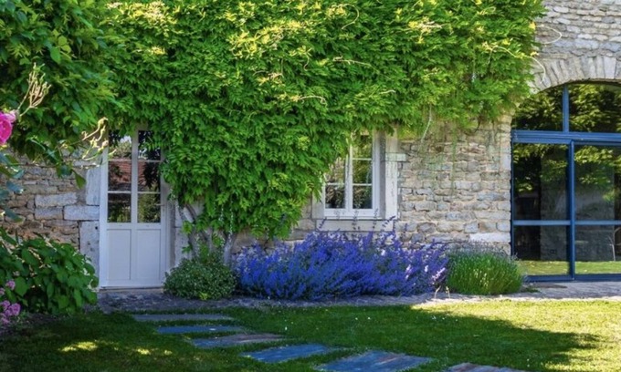 Montceau-et-Echarnant House | Enchanting Maison de Charme in Bourgogne with Spa & More