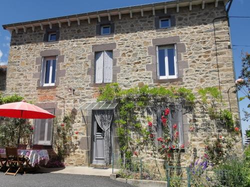 Saint-Just-pres-Brioude House | Family-Friendly Maison de Caractère with Garden Near Brioude