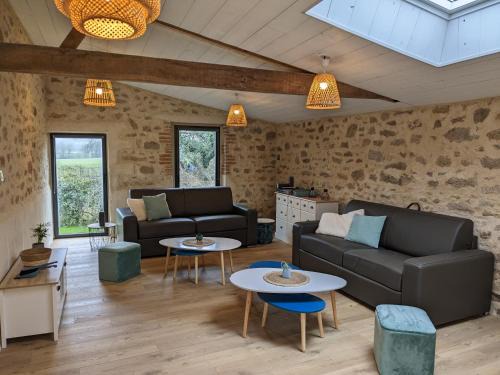 Saint-Laurent-sur-Sevre Apartment | Family-Friendly Maison de Vacances with Oceanfront Views