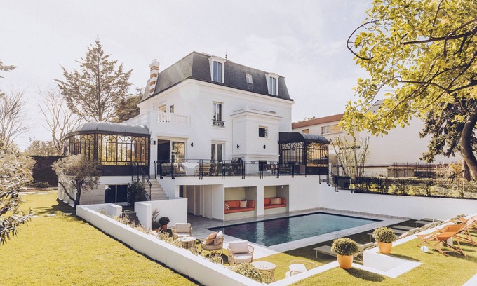 La Varenne Saint-Hilaire House | Elegant Maison de Prestige with Pool Near Paris Attractions