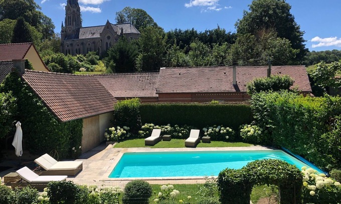 Vauchelles-les-Domart House | Inviting Maison de Campagne with Heated Pool and Breakfast