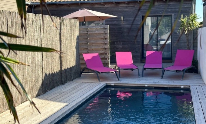 Angoulins House | Oceanfront Retreat with Heated Pool & Beach Access