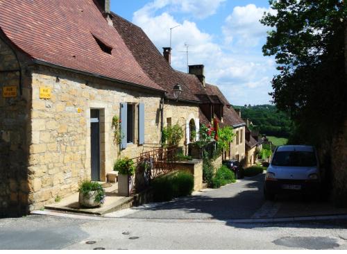 Domme House | Family-Friendly Maison de la Combe - Rated 9.3/10