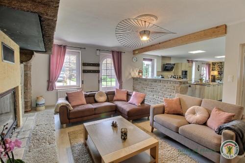 Plenee-Jugon House | Delightful Maison de la ville-j: Family-Friendly & Equipped