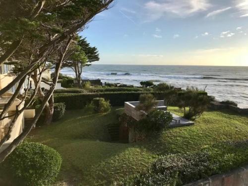 Pornichet Villa | Elegant Oceanfront Retreat at Maison de Maître Baie de la Baule