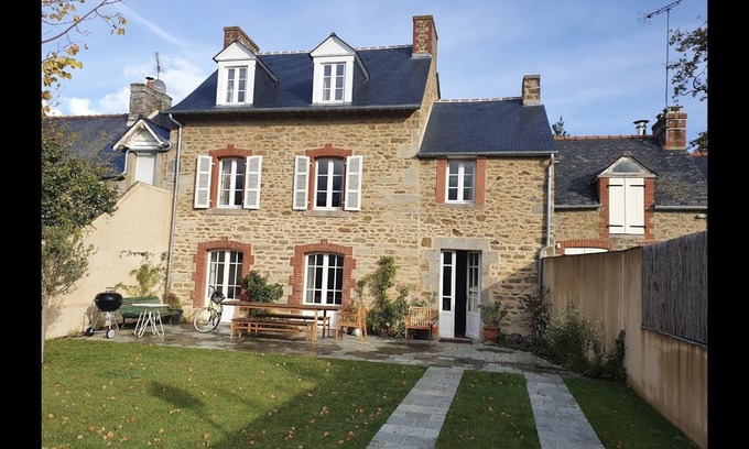 Saint-Briac-sur-Mer House | Discover Maison de Pêcheur in the Heart of Bourg