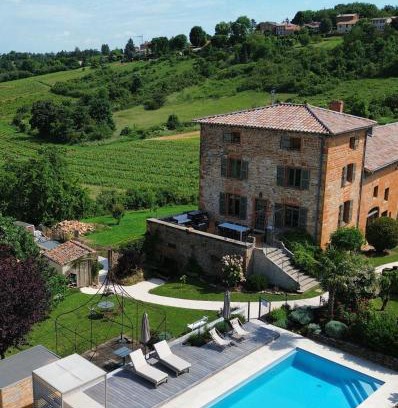 Lachassagne Bed & Breakfast | Oceanfront Bliss at Maison de Pagneux - Guest Rated 9.9/10
