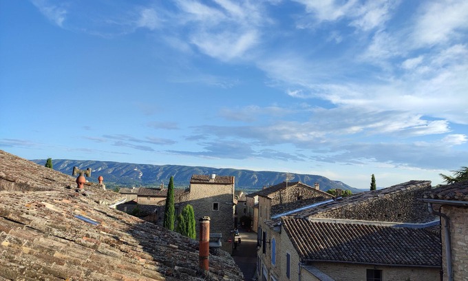 Cabrieres-d'Avignon House | Charming Maison de Village in Provence with Breakfast Included