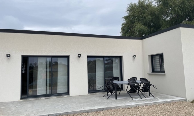 Lampaul-Plouarzel House | Beachside Getaway: Maison de Vacances Near the Shores