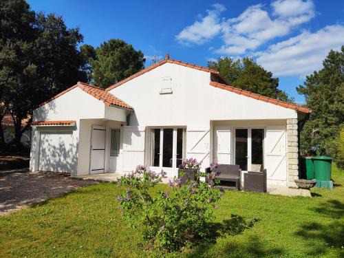 Saint-Augustin House | Exceptional MAISON DE VACANCES with Ocean View & Pet Friendly