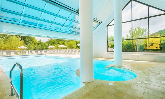 Montignac House | Cozy Maison de Vacances for 6 with Pool and Spa Amenities