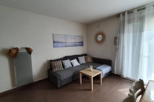 Colombiers House | Charming Maison de Vacances near Canal du Midi & Ocean Views