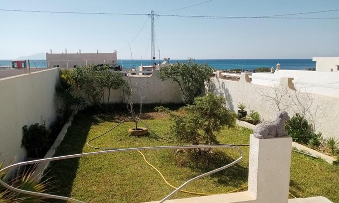 El Haouaria House | Family-Friendly Retreat at Maison de vacances Tati