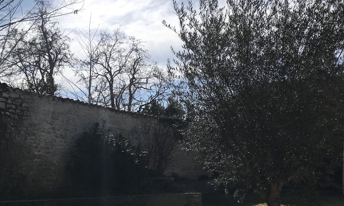 Nuaille d'Aunis House | Idyllic Maison DE Village with Grand Garden Near Île de Ré