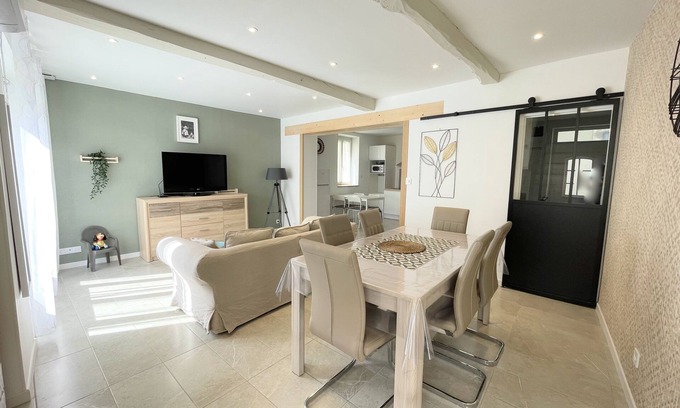 Dunes House | Welcoming Maison de Village: 3 Bedrooms & Pet-Friendly Stay