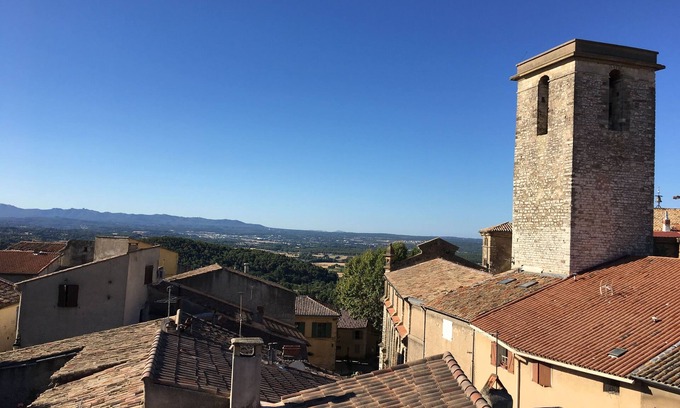 Eguilles House | Enchanting Maison de Village with Scenic Views