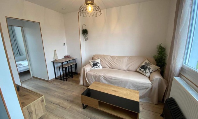 Fleury-sur-Andelle Apartment | Charming Maison de Ville: Family-Friendly Getaway