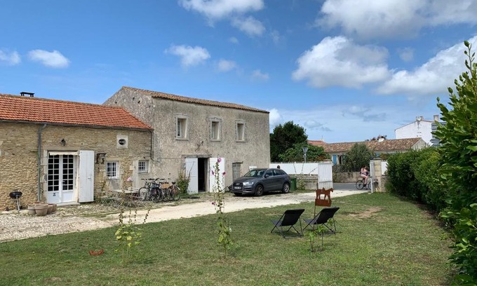 Cheray House | Renovated Townhouse with Family-Friendly Amenities