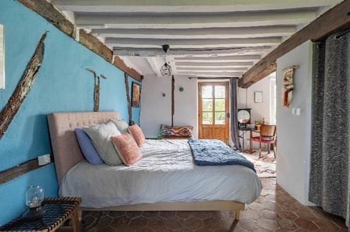 Maillebois House | Experience Maison des Lilas: Pet-Friendly Oasis with Hot Tub
